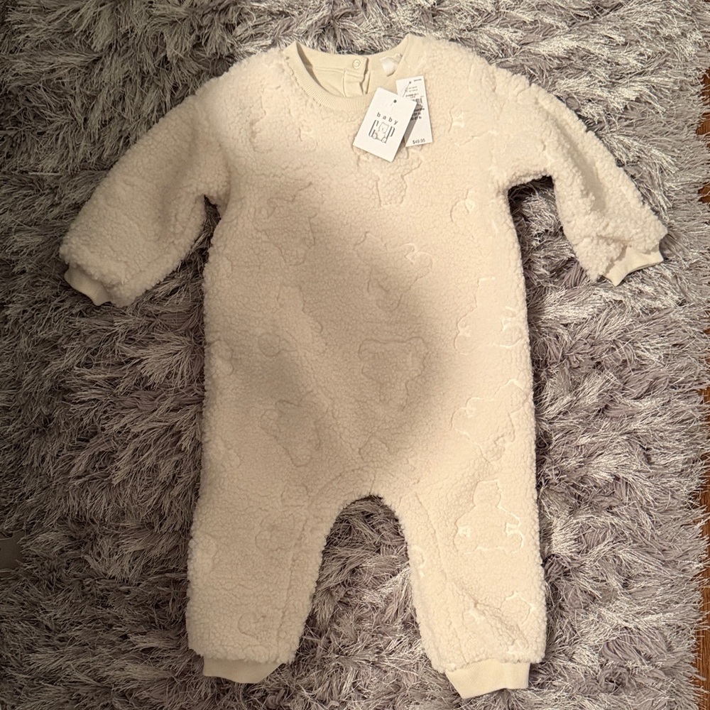 NWT GAP Cream Fleece Kids Footie Sherpa Snow Suit Size 12-18 Months
